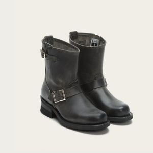 FRYE Engineer 8R Boots